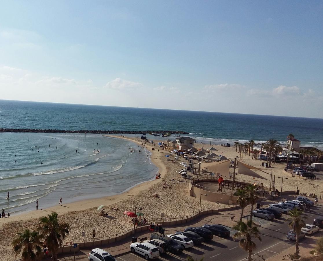 Amazing Apartment For 3 Guests Steps From The Beach Netanya Exterior foto